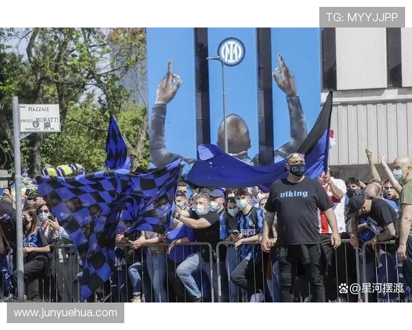 西布朗霍桑球场球迷热情点燃比赛气氛，状态值得关注
