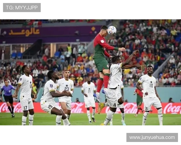 C罗头球进球能力解析:空中统治力如何达到历史级 C罗头球进球能力解析:空中统治力如何达到历史级